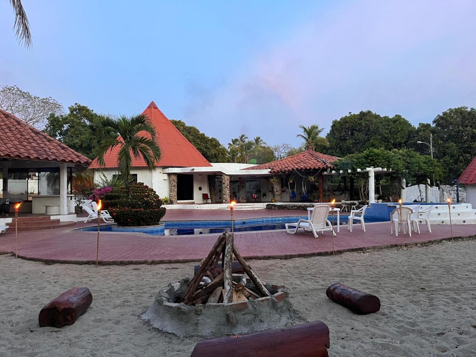 Mia Nueva Gorgona Otel Dış mekan fotoğraf