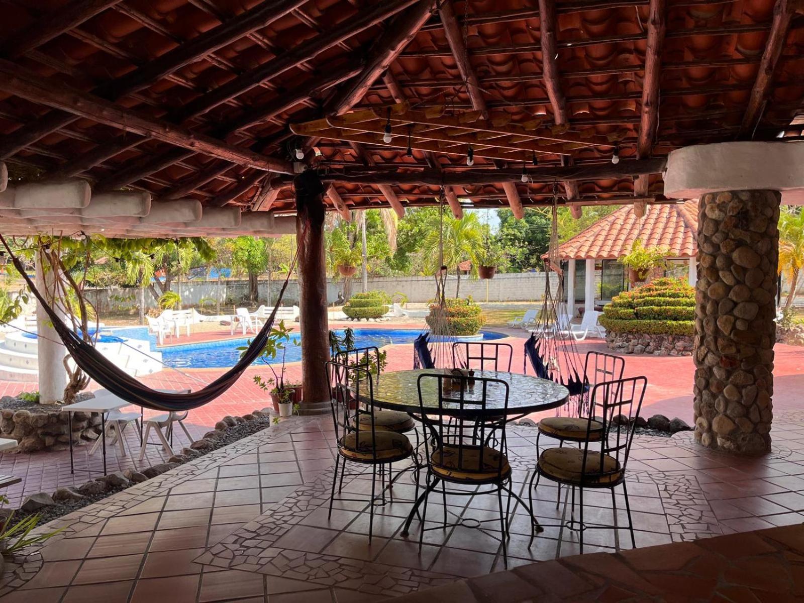 Mia Nueva Gorgona Otel Dış mekan fotoğraf